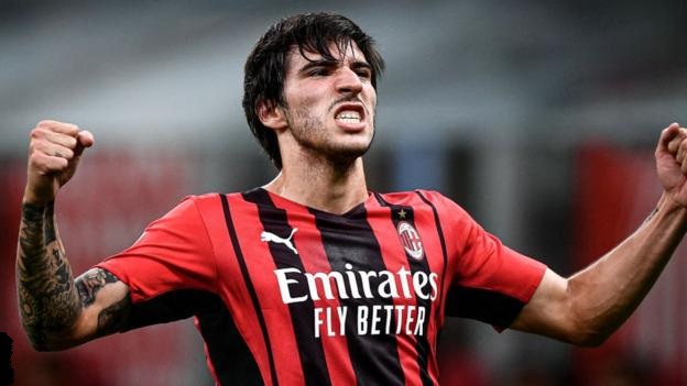 Newcastle United annonce officiellement la signature de Sandro Tonali